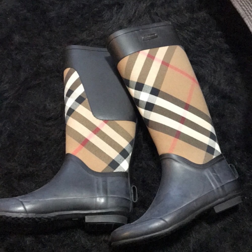 Burberry boots